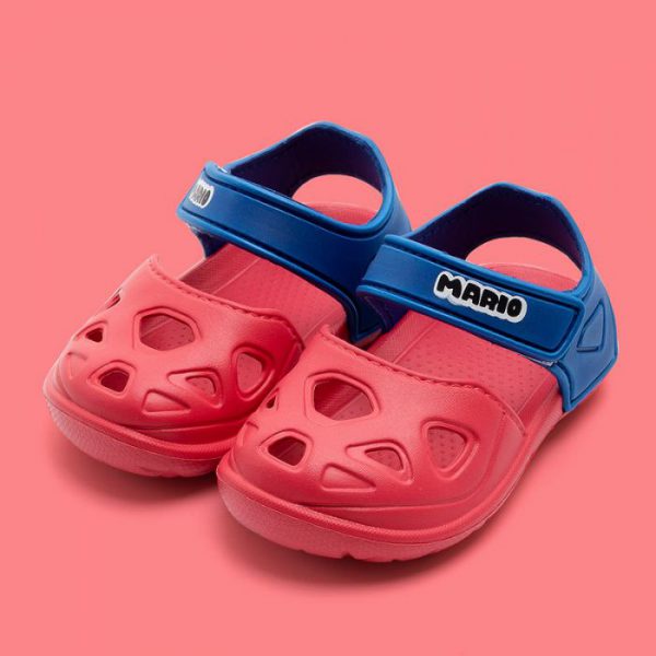 Giày nhựa trẻ em Mario